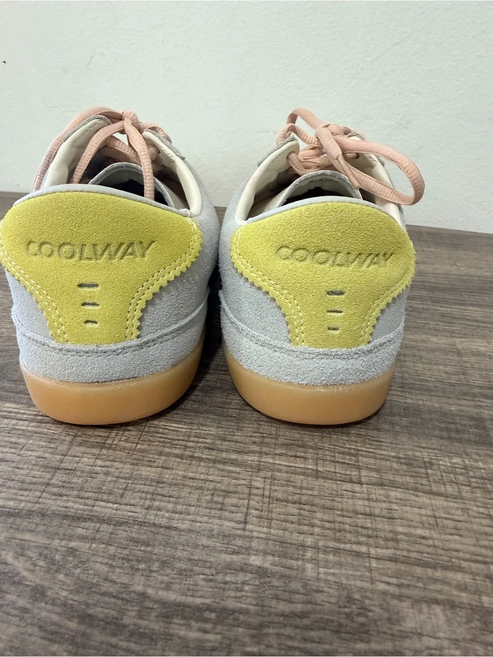 COOLWAY Low Top Lace Up Sneakers Suede Rubber Outsole size US 7 Women